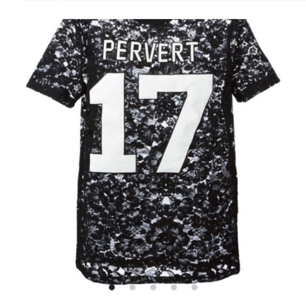 Givenchy ‘pervert 17’ floral lace top